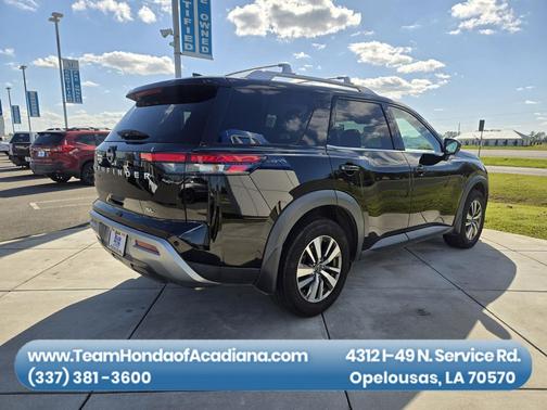 Super Black 2022 Nissan Pathfinder SL 2WD