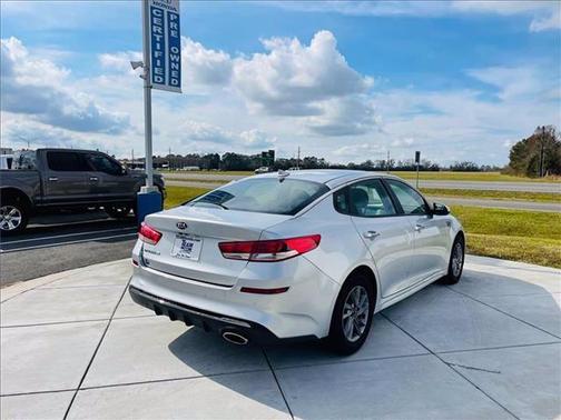 Photo 4 of 17 of 2020 Kia Optima LX