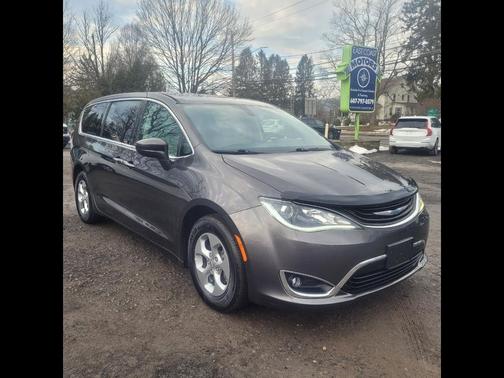 2017 Chrysler Pacifica Hybrid Touring Plus