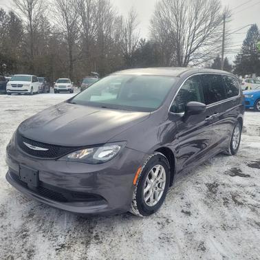 2022 Chrysler Voyager LX