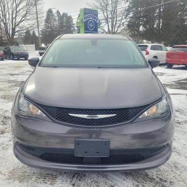 2022 Chrysler Voyager LX