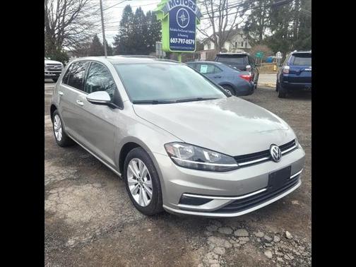 2018 Volkswagen Golf TSI SE