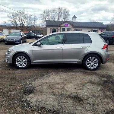 2018 Volkswagen Golf TSI SE
