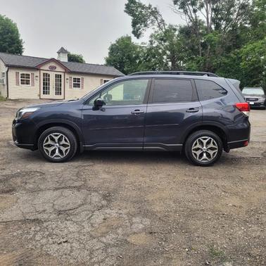 Dark Gray Metallic 2019 Subaru Forester Premium