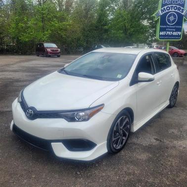 Blizzard Pearl 2017 Toyota Corolla iM Base
