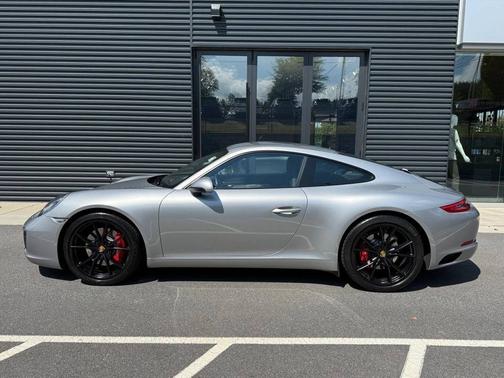 GT-Silver Metallic 2017 Porsche 911