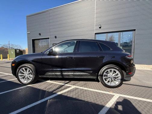 2025 Porsche Macan 