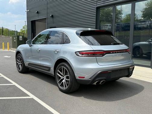 Dolomite Silver Metallic 2022 Porsche Macan