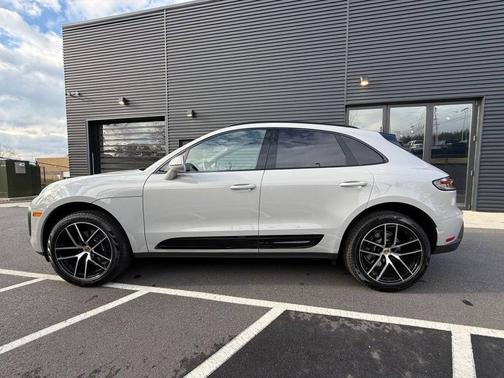 2025 Porsche Macan 
