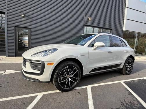 2025 Porsche Macan 
