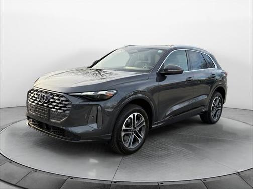 2025 Audi Q5 Premium TFSI quattro S tronic