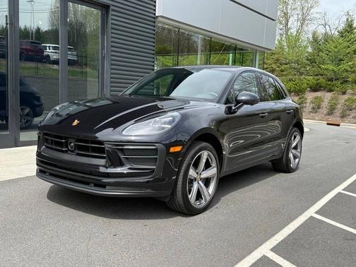 Jet Black Metallic 2026 Porsche Macan
