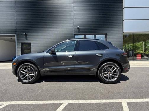 Volcano Grey Metallic 2026 Porsche Macan