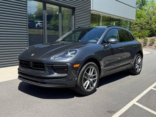 Volcano Grey Metallic 2026 Porsche Macan