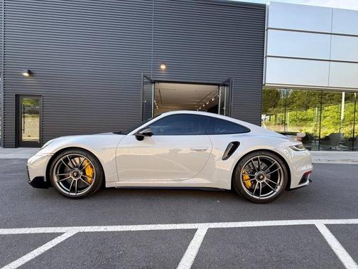 Chalk 2022 Porsche 911
