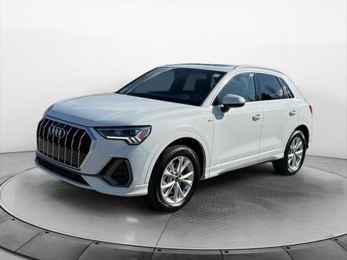 2025 Audi Q3 Premium 45 TFSI S line quattro Tiptronic