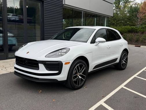 Carrara White Metallic 2026 Porsche Macan