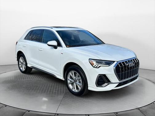 2025 Audi Q3 Premium 45 TFSI S line quattro Tiptronic
