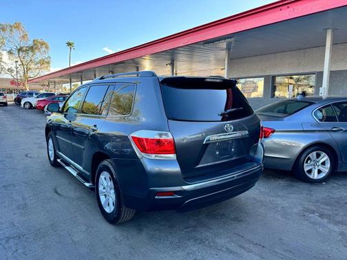 2013 Toyota Highlander SE