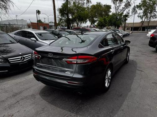 2020 Ford Fusion SE