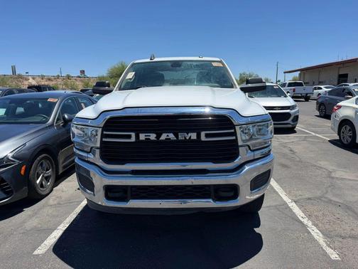 Bright White Clearcoat 2019 RAM 2500 Big Horn Crew Cab 4x4 8' Box