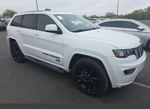 Bright White Clearcoat 2017 Jeep Grand Cherokee Altitude
