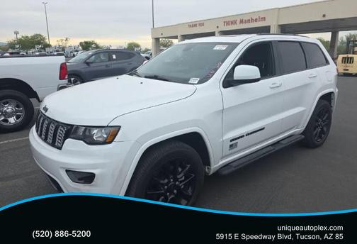 Bright White Clearcoat 2017 Jeep Grand Cherokee Altitude
