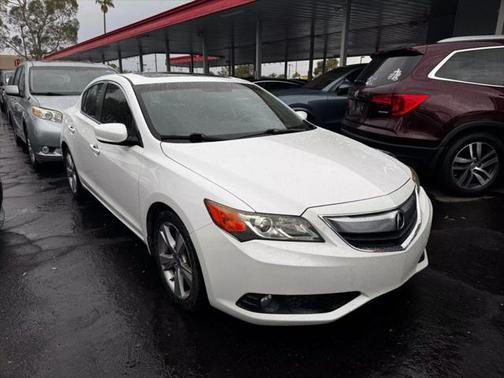 2013 Acura ILX 2.0L Technology