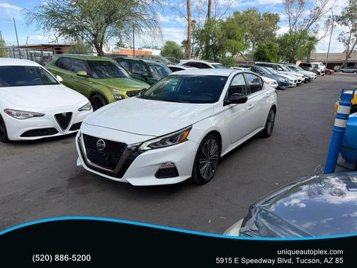 White 2021 Nissan Altima SR FWD