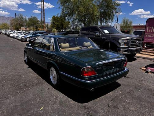 1997 Jaguar XJ Base