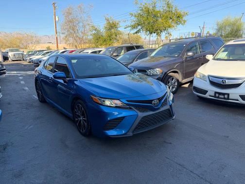 2018 Toyota Camry SE