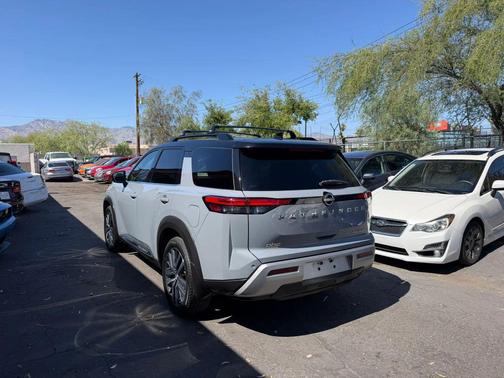 Gray 2022 Nissan Pathfinder Platinum 2WD