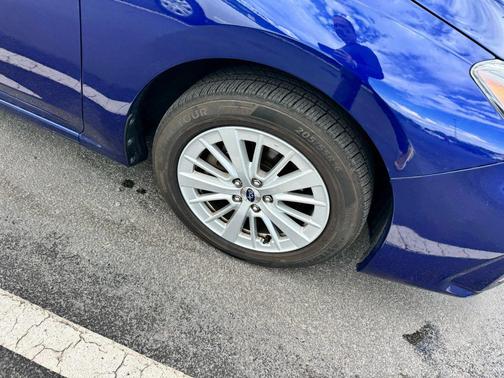 2017 Subaru Impreza 2.0i Premium