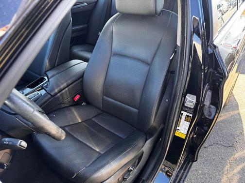 2011 BMW 528 528i Sedan 4D