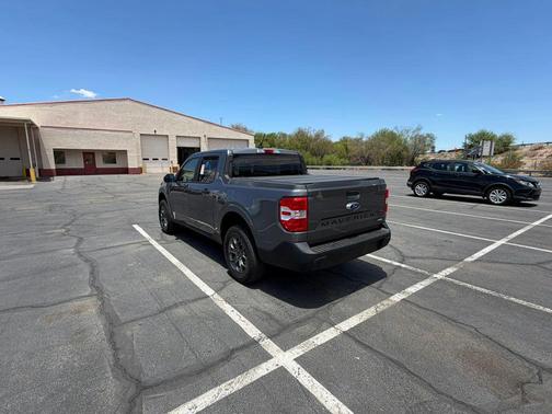 Iconic Silver Metallic 2022 Ford Maverick XLT