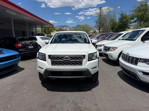 Glacier White 2022 Nissan Frontier SV