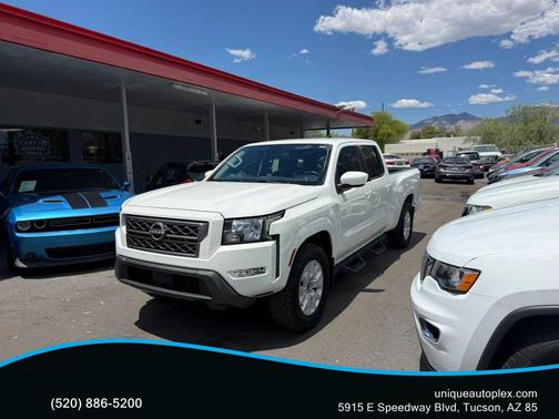 Glacier White 2022 Nissan Frontier SV