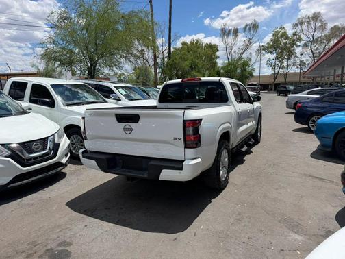 Glacier White 2022 Nissan Frontier SV