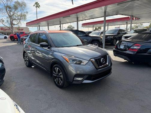 2019 Nissan Kicks SR