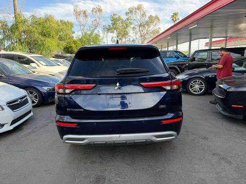 Cosmic Blue Metallic 2022 Mitsubishi Outlander SP