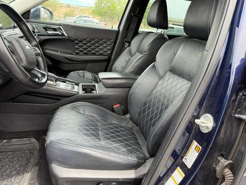 Cosmic Blue Metallic 2022 Mitsubishi Outlander SP
