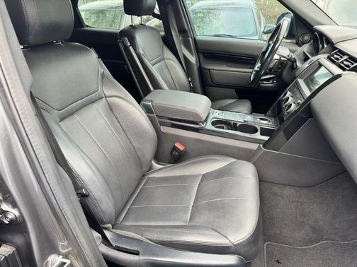 2019 Land Rover Discovery SE