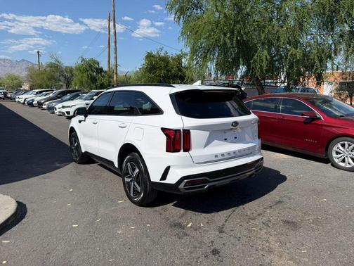 Glacial White Pearl 2021 Kia Sorento S