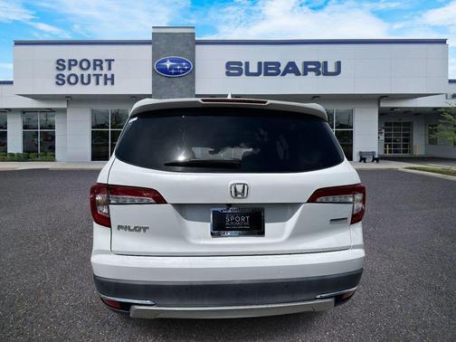 2022 Honda Pilot Touring 8-Passenger