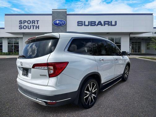 2022 Honda Pilot Touring 8-Passenger