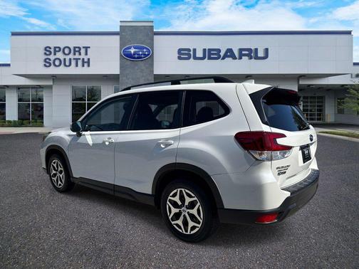 Crystal White Pearl 2019 Subaru Forester Premium