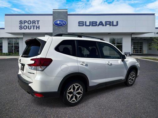 Crystal White Pearl 2019 Subaru Forester Premium