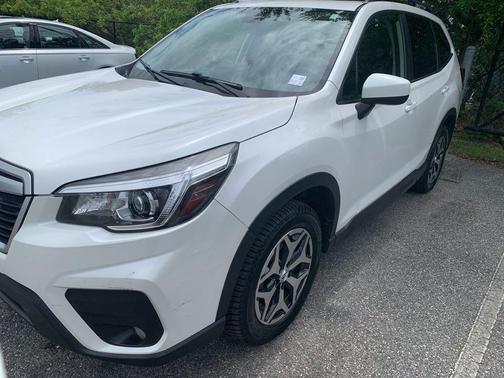 Crystal White Pearl 2020 Subaru Forester Premium