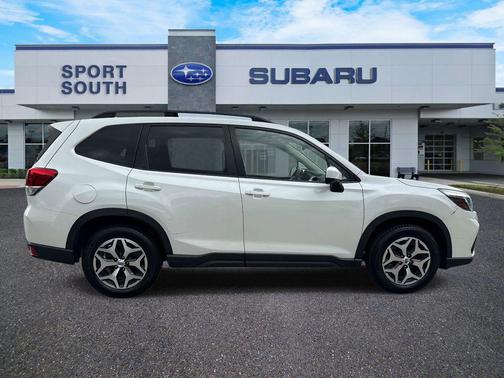 Crystal White Pearl 2020 Subaru Forester Premium