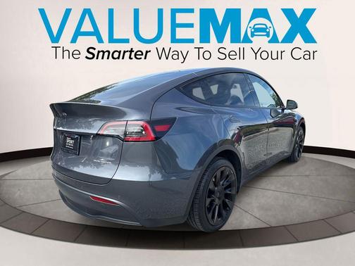 2022 Tesla Model Y Long Range Dual Motor All-Wheel Drive